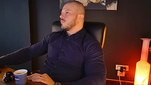 AngeloEric online show from October 27, 2025, 11:58 am