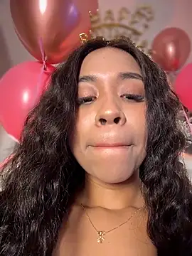 bella  honey online show from December 16, 2025, 1:43 am