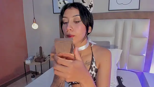 Snapshot of MelissaFoxx chatting on June 6, 2026, 12:10 pm MelissaFoxx online show from June 6, 2026, 12:10 pm