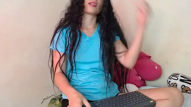 Gianna cute  online show from October 6, 2025, 12:30 am