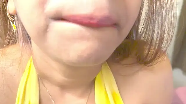 Snapshot of Your_Sassy_Goddess chatting on March 6, 2025, 6:05 pm Your Sassy Goddess online show from March 6, 2025, 6:05 pm