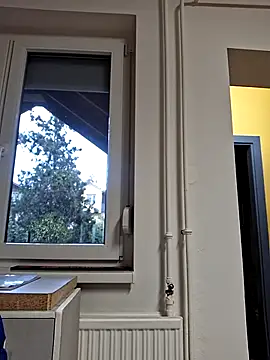 allinqueen online show from October 22, 2025, 2:50 pm