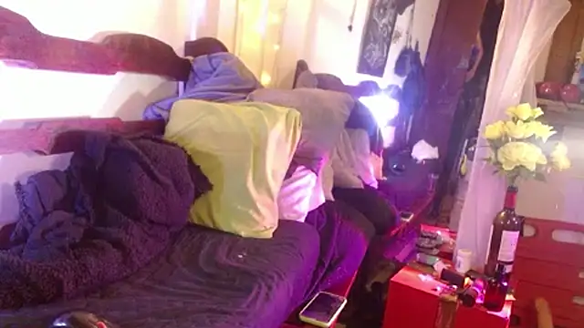 laye19 online show from March 21, 2026, 10:20 am