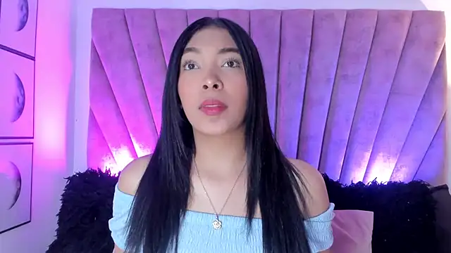 KarolRojas  online show from October 9, 2025, 3:26 am