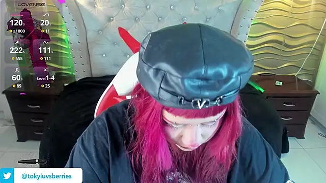 toky doll online show from January 31, 2025, 8:54 pm