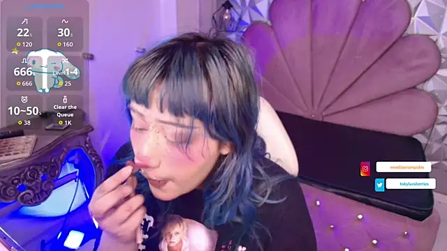 toky doll online show from November 25, 2025, 5:24 pm