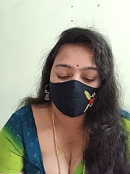 neelu-hoty online show from November 11, 2025, 12:49 pm