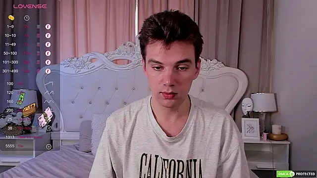 Snapshot of ArthurWhitee chatting on September 24, 2025, 8:28 am ArthurWhitee online show from September 24, 2025, 8:28 am