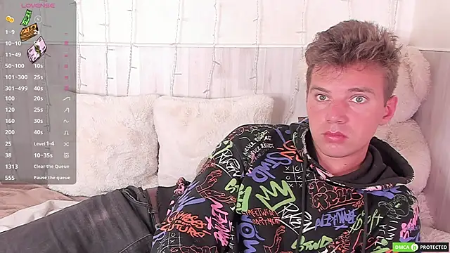 ArthurWhitee online show from December 3, 2025, 8:45 am