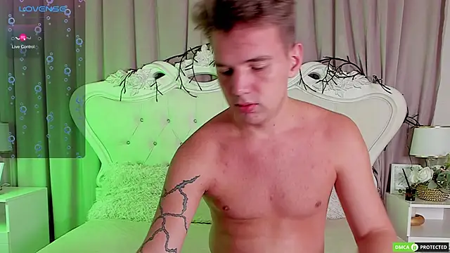 Snapshot of ArthurWhitee chatting on January 18, 2026, 3:10 am ArthurWhitee online show from January 18, 2026, 3:10 am