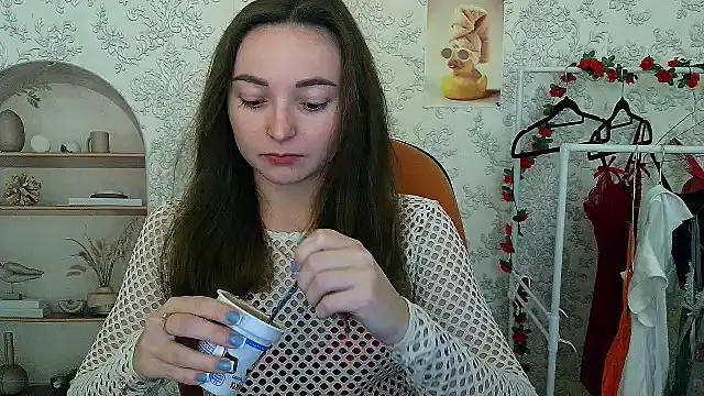  Barbie Kiss  online show from November 13, 2025, 6:07 pm