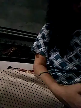 VyingAviary online show from September 10, 2025, 4:23 am