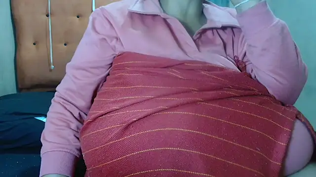 Snapshot of tinagiant chatting on May 17, 2026, 5:38 am tinagiant online show from May 17, 2026, 5:38 am
