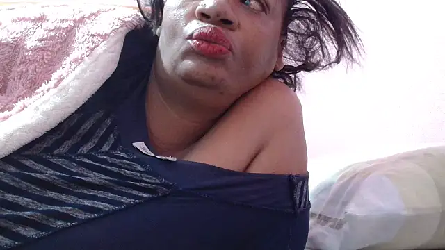 Snapshot of tinagiant chatting on June 12, 2026, 2:10 am tinagiant online show from June 12, 2026, 2:10 am
