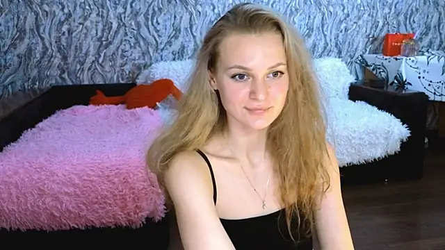 Snapshot of Elfanna chatting on October 13, 2025, 1:44 pm Elfanna online show from October 13, 2025, 1:44 pm