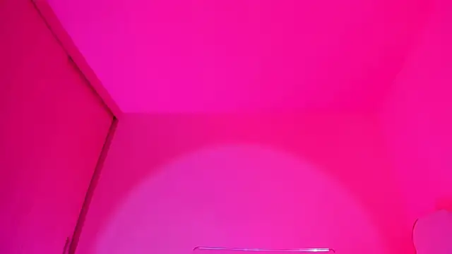 CoralineKam1 online show from February 5, 2025, 3:09 pm