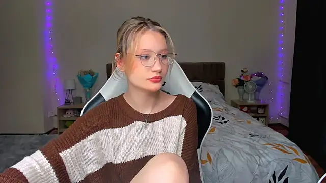 DearLia online show from September 21, 2025, 8:21 pm