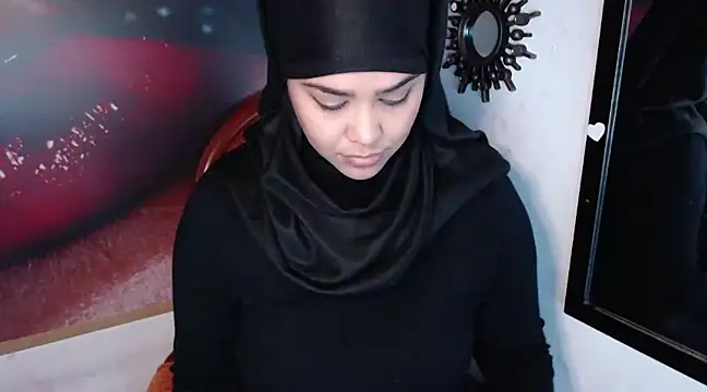 Snapshot of VenussTits97 chatting on January 25, 2025, 2:15 am VenussTits97 online show from January 25, 2025, 2:15 am