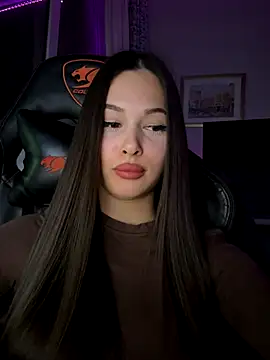 EricaWalls online show from November 5, 2025, 8:42 pm