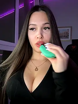 EricaWalls online show from December 1, 2025, 5:18 pm