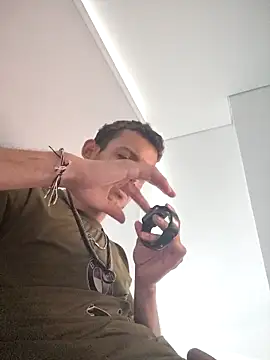 Duvan Martinez23 online show from November 13, 2025, 7:46 pm