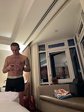 PeytonJohnn online show from October 6, 2025, 11:02 pm