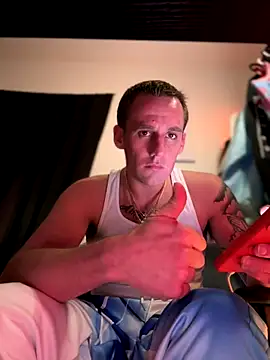 PeytonJohnn online show from November 13, 2025, 2:43 am