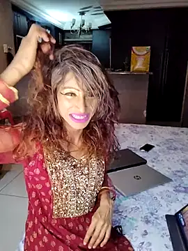 KamaLila online show from October 17, 2025, 4:53 pm