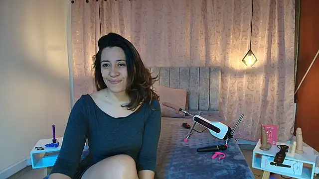 VioletaScott  online show from November 14, 2025, 1:21 pm