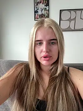 yourhornyslut online show from July 19, 2026, 2:43 pm