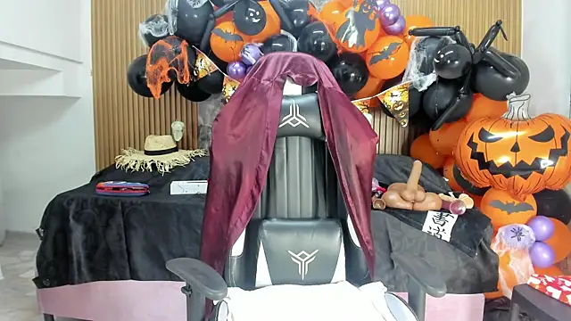 Danna topless online show from October 25, 2025, 12:02 pm