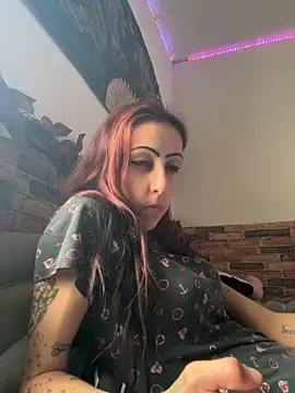 Snapshot of kriszy_baby chatting on January 15, 2025, 11:32 am kriszy baby online show from January 15, 2025, 11:32 am