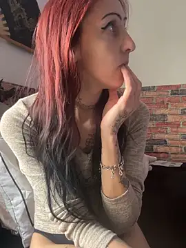 Snapshot of kriszy_baby chatting on February 18, 2025, 9:21 am kriszy baby online show from February 18, 2025, 9:21 am