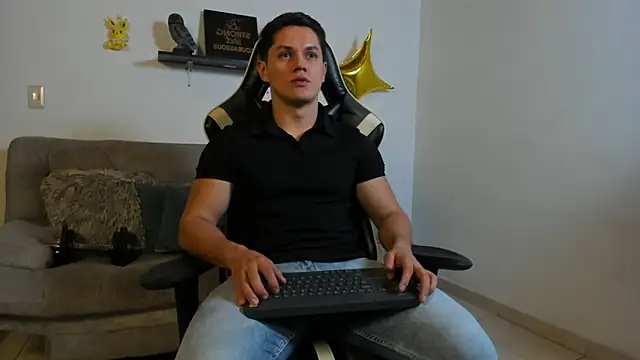 julian wallace online show from October 27, 2025, 6:45 pm