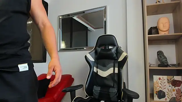 julian wallace online show from February 10, 2026, 9:08 pm