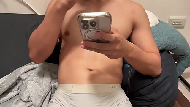 Alex1069 online show from April 21, 2026, 2:12 pm