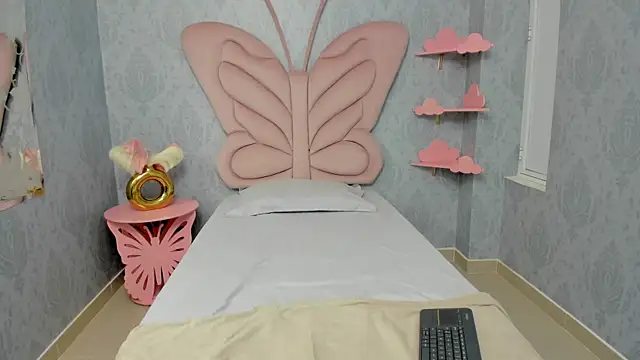 Snapshot of MaddyCute4u chatting on February 12, 2025, 11:40 am MaddyCute4u online show from February 12, 2025, 11:40 am