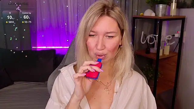 MilaBott online show from November 11, 2025, 8:20 pm