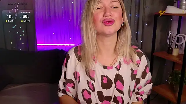 MilaBott online show from December 1, 2025, 8:03 pm