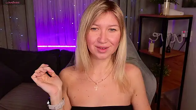 MilaBott online show from December 14, 2025, 7:51 pm