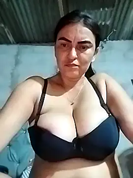 Snapshot of Horny-Mommy-Dirty chatting on February 21, 2025, 3:34 am Horny-Mommy-Dirty online show from February 21, 2025, 3:34 am