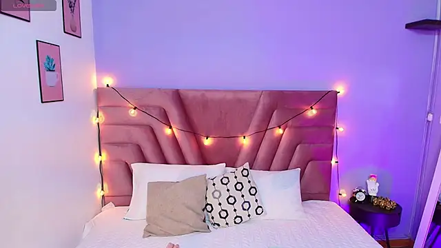 Beautifulskinny18 online show from February 11, 2025, 6:55 pm