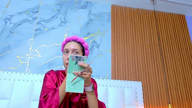 Beautifulskinny18 online show from September 14, 2025, 8:08 pm