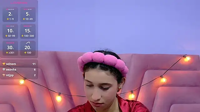 Beautifulskinny18 online show from October 11, 2025, 7:56 pm