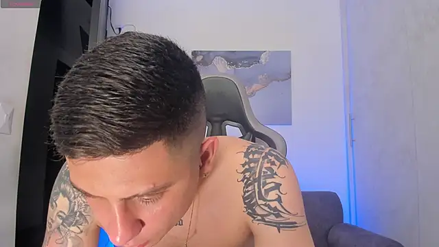 Yeiko Romero  online show from November 10, 2025, 5:34 pm