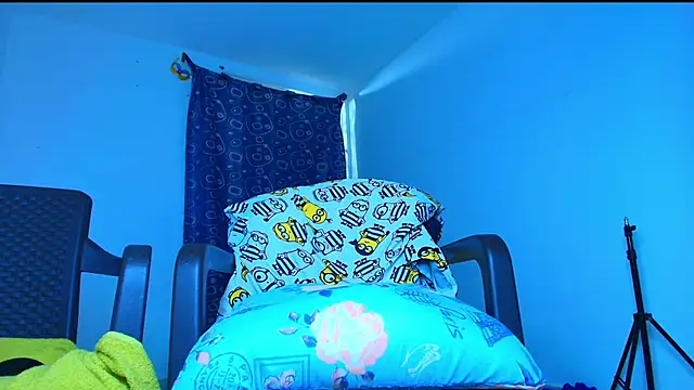 Thomass00 online show from February 19, 2026, 5:03 am