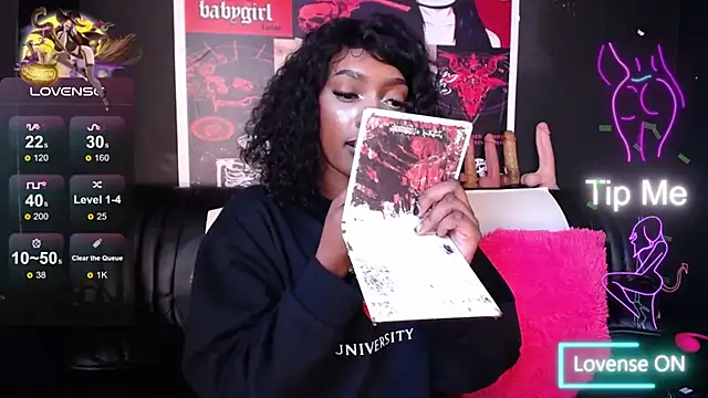 TIFFANYYSTAR online show from March 10, 2025, 2:26 pm