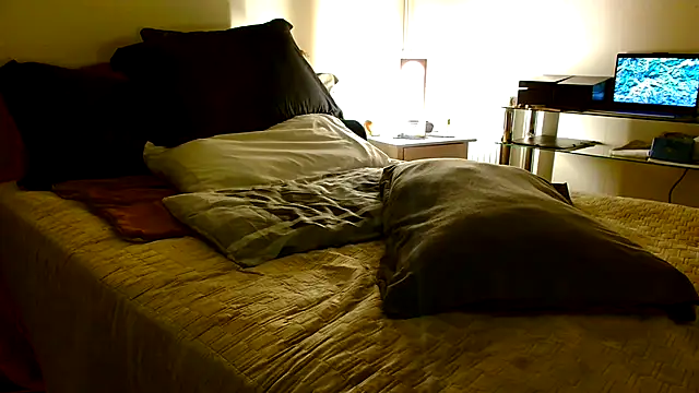 ImYourXtoy online show from January 14, 2026, 8:36 pm