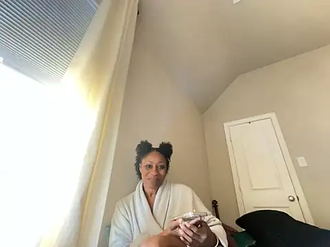 wynterheat online show from November 8, 2025, 5:23 pm