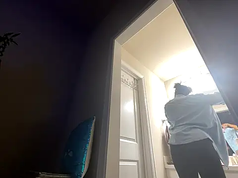 wynterheat online show from November 20, 2025, 1:33 pm